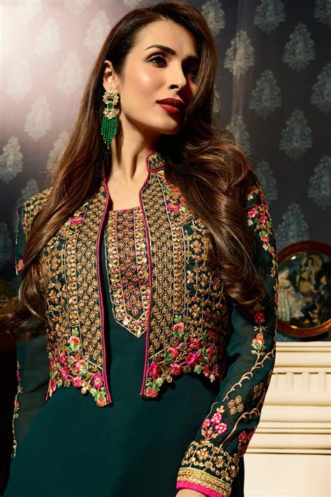 8 Designs Of Punjabi Suits With Jacket That All Cousins Can Don