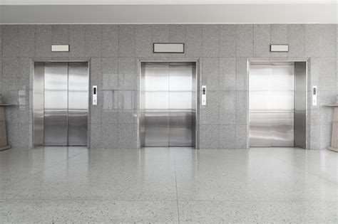 電梯前門牆電梯關閉 照片檔及更多 電梯 照片 電梯 乘客 門 istock