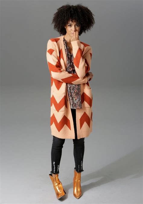 Ich habe es wie üblich auf pinterest gefunden und angepasst. Aniston CASUAL Strickjacke mit Zick-Zack-Muster - NEUE ...
