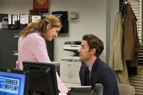 The Office S Jim And Pam Were Originally Supposed To Break Up In Season 9