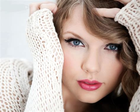 Super Hollywood Taylor Swift Profile Photoes And Wallpapers