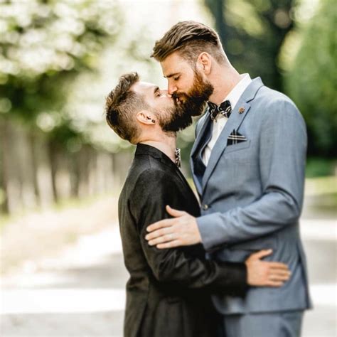 Pin By Sal Leather On Men Kiss Bearded Men Man Photography Men Kissing
