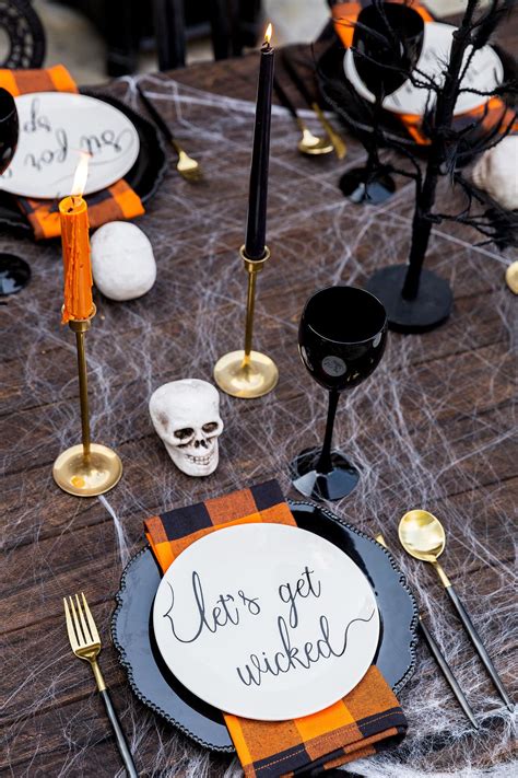 The first thing you need for your halloween dinner party is something deliciously creepy to drink, and i suggest making a huge bowl of punch to save you time. Adult Halloween Party Decorations & Halloween Menu Ideas