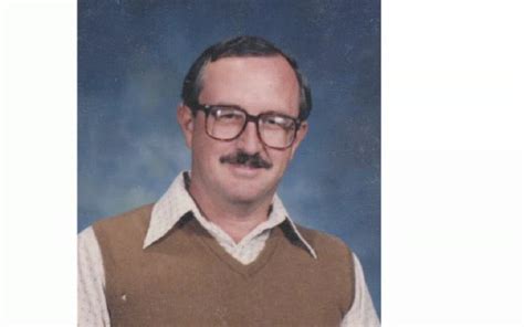 Dale Irby Texas Teacher Wore Same Outfit In Yearbook Photo For 40