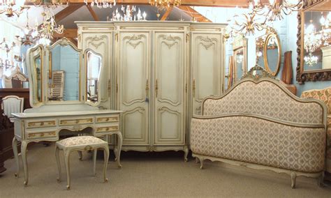 F554 Rare And Beautiful Vintage French 3 Piece Bedroom Suite In Original Paint … Vintage