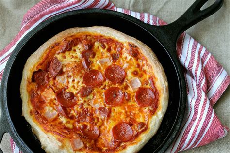 Skillet Pizza Karen S Kitchen Stories