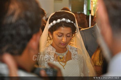 Meera Jasmine Wedding Photos 20