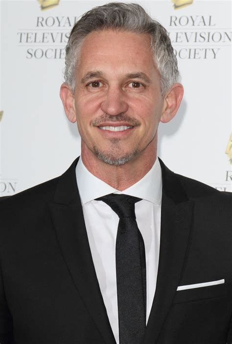 Gary Lineker looks unrecognisable as he poses for Walkers campaign ...