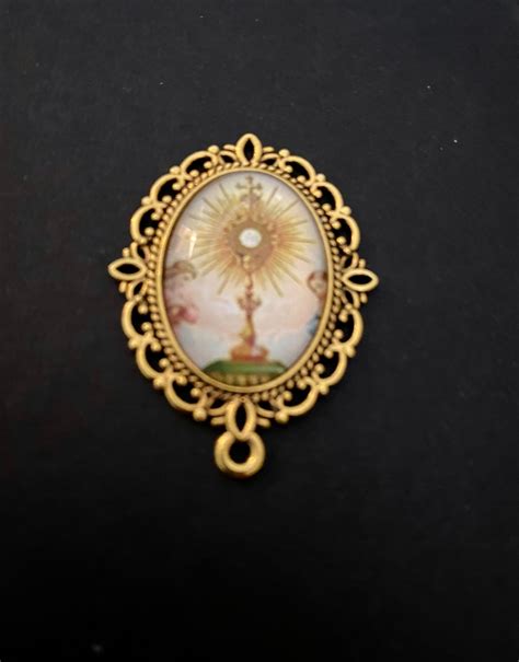 Holy Eucharist Jesus Medal Chaplet Medal Pendant Charm Catholic Dark