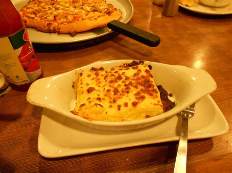 Domino's pulai perdana reviews 6. Nisasufi: Pizza Hut Dan Lasagna...