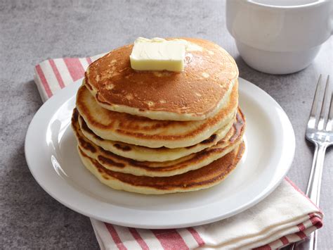This easy recipe makes pancakes that are light and fluffy and only calls for a few simple ingredients you probably have in your kitchen right now. How To Make Pancakes - Genius Kitchen