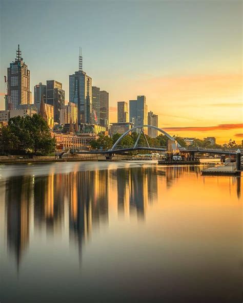 Melbourne City Skyline In 2021 Sunset City Melbourne Australia City