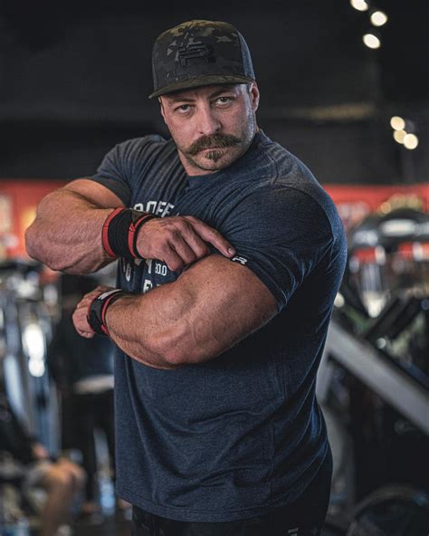 Muscle Lover American Ifbb Pro Bodybuilder Luke Carroll