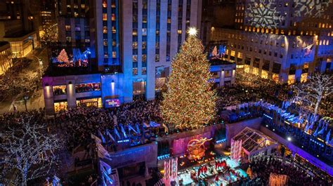 Rockefeller Center Tree Lighting Kicks Off Holiday Season Am New York