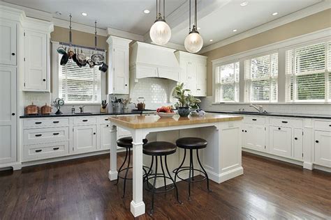 13 solid wood kitchen cabinet. 26 Gorgeous White Country Kitchens (Pictures) - Designing Idea