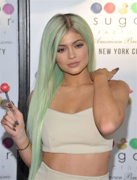 Kylie Jenner Is Almost Unrecognisable As She Makes Rare Make Up