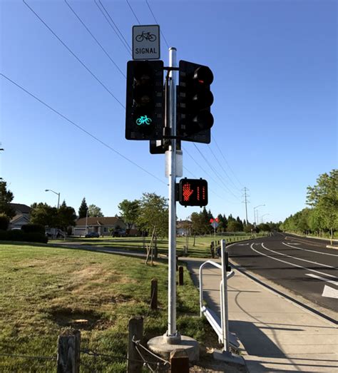 26 perkara yang perlu anda tahu berkaitan pak 21. New traffic signal, bike and pedestrian crossing completed ...