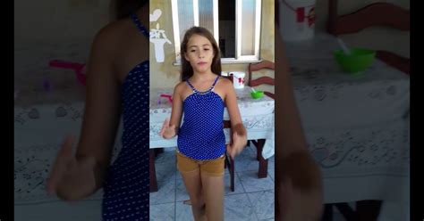 Menina Dancando Menina De 7 Anos Dancando Funk Marya Clara On Make A  Canal Toyn Boladão