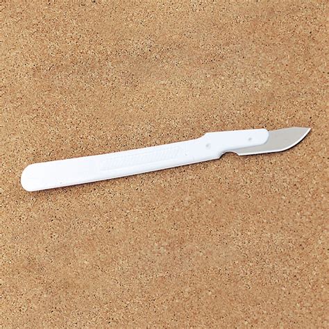 Scalpel Disposable Sterile No 4 Plastic Handle With No 22 Blade
