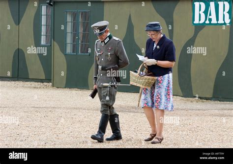 Deutscher Offizier Im 2 Weltkrieg Bei Glen Miller Festival Uk England