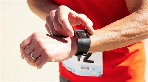 Fitbit Surge Review A First Generation Fitness Smartwatch Tech