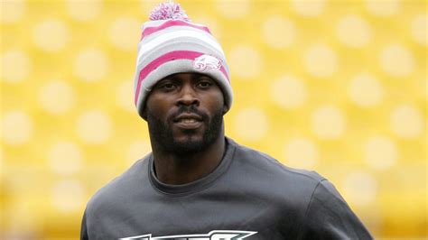 Michael Vick Has No Comment On Whether He Owns A Dog Sb Nation Philly