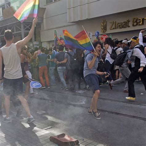 Slide News Turkish Police Use Water Cannon Disperse Gay Pride