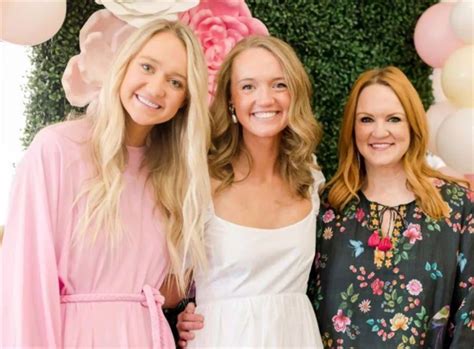 pioneer woman ree drummond shares pictures of her daughter alex s bridal shower