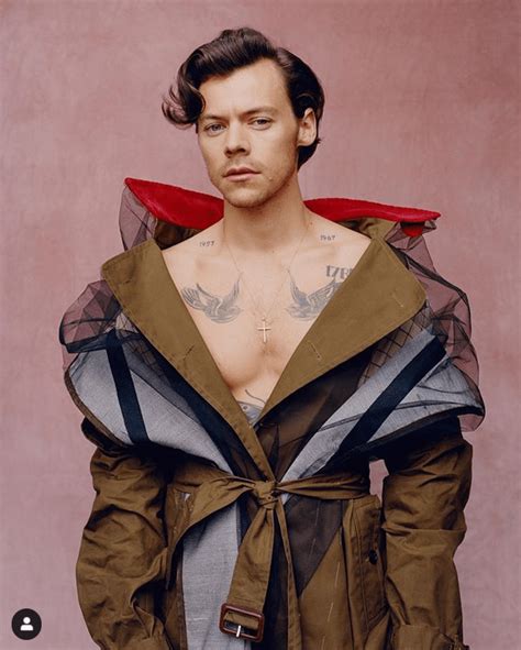 Look Harry Styles Makes History In First Vogue Cover