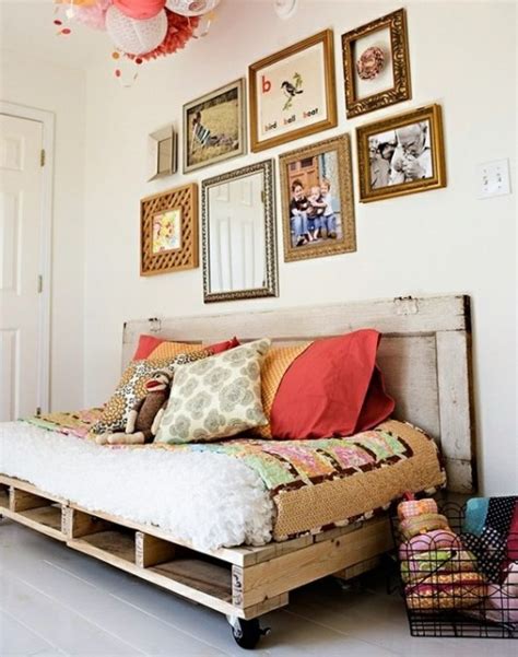 5 Diy Daybeds Of Shipping Pallets Shelterness