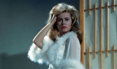 Elizabeth Montgomery Bewitched Them All Express Yourself Comment Uk