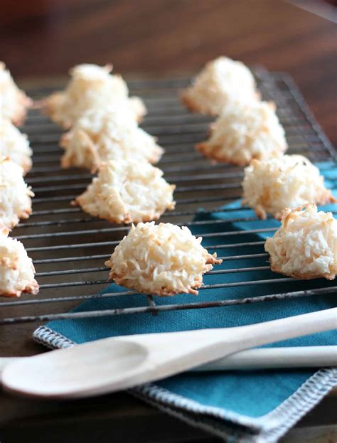 Easy Coconut Macaroons A Bakers House
