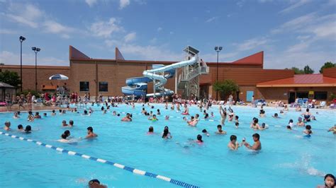 6 Best Water Parks In Illinois