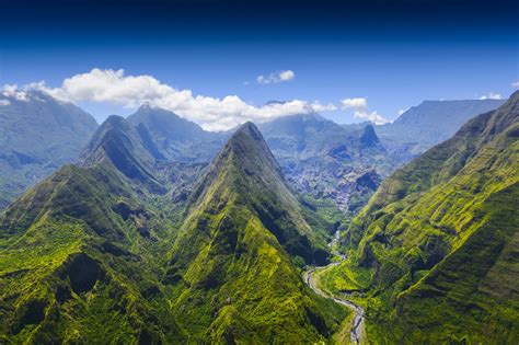 Cirque De Mafate Tunnel De Lave Randonnée Et Activités à La Réunion