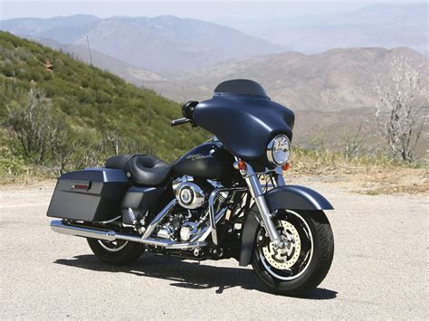 Learn what makes the cvo (custom vehicle operations) package premium above the. 2008 Harley-Davidson FLHX Street Glide pictures ...