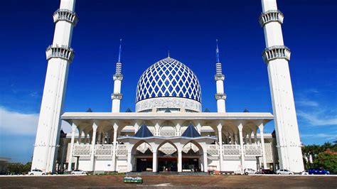 マレーシア最大規模を誇るシャー・アラムの「ブルーモスク」へ行ってみよう！ Skyticket 観光ガイド
