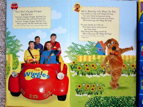 The Wiggles Sing Play Along 20 Songs Book With Toy Microphone 1900630091