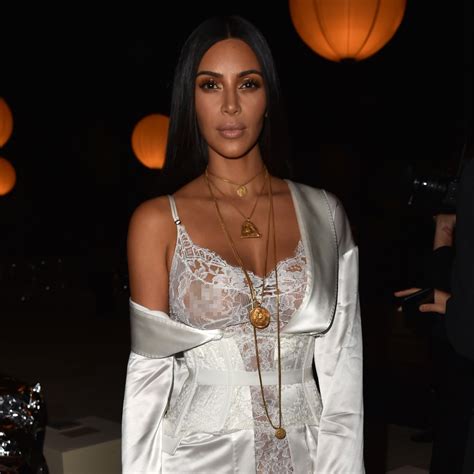 Inside Kim Kardashians Girls Night Out After Filing For Divorce E