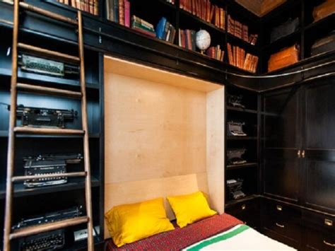 Gunakanlah cat akrilik agar menyatu pada kardus. Desain Perpustakaan Kamar, Cara Mudah Miliki Area Membaca Pribadi di dalam Kamar | InteriorDesign.id