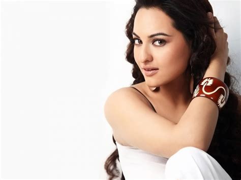 Wiki Sonakshi Sinha And Hot Hd Wallpapers 1080p For Downloading