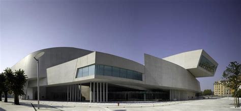 Karya Ikonik Zaha Hadid Ibu Arsitektur Modern Dunia