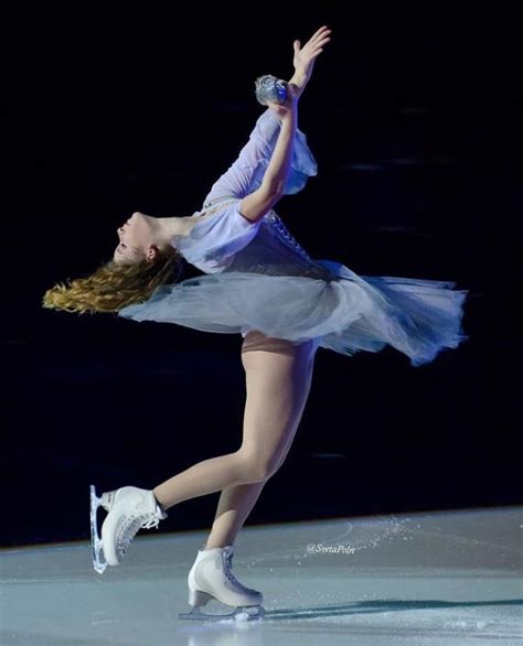 Pin By Mollie Kennedy On Pics Figure Skater Figure Skating Ice Skating