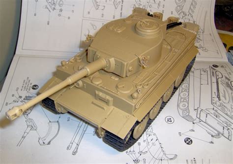 Gulumik Military Models Tiger I Early 135 Academy
