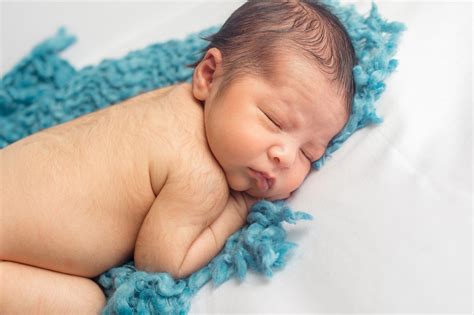 Babys Newborn Photoshoot And Baby 1 Month Update Lil Bits Of Chic