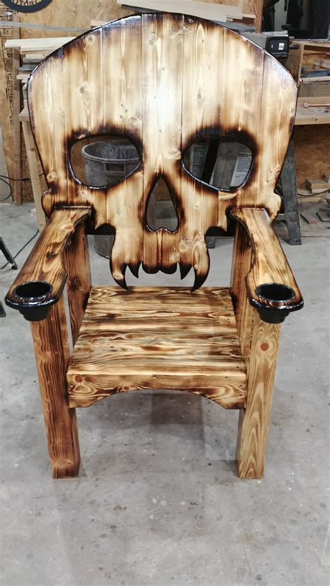 Pin Op Potters Skull Chair