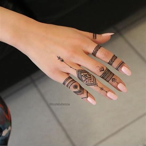 Simple But So Stunning Henna Designs Hand Henna Tattoo Hand Simple