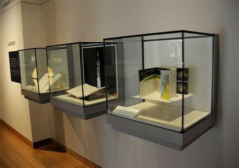 Zone Display Cases Products Wall Cases Museum Quality Display