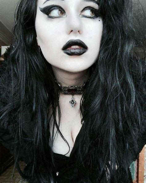 Original Traditional Goth Goth † Gothic Girls Goth Beauty Dark