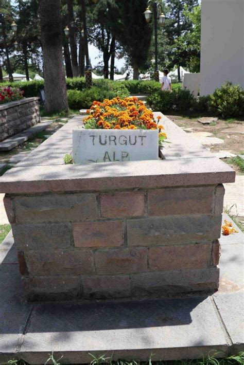 How To Visit The Tomb Of Ertuğrul In Turkey Sacred Footsteps Kayi