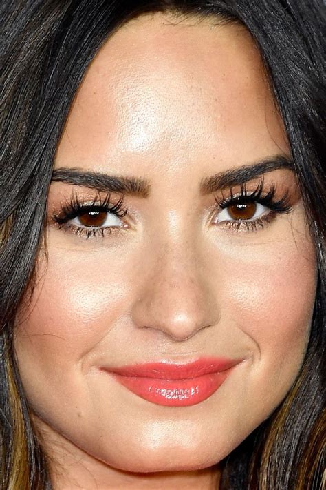 Close Up Of Demi Lovato At The 2017 Kids Choice Awards Celebrity Skin